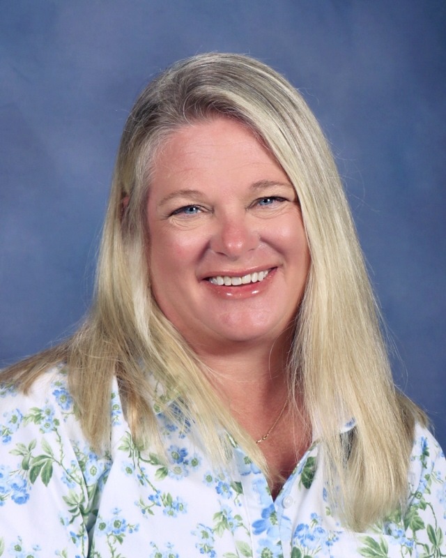 Lori Fox headshot