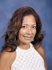 Gina Sasaki headshot